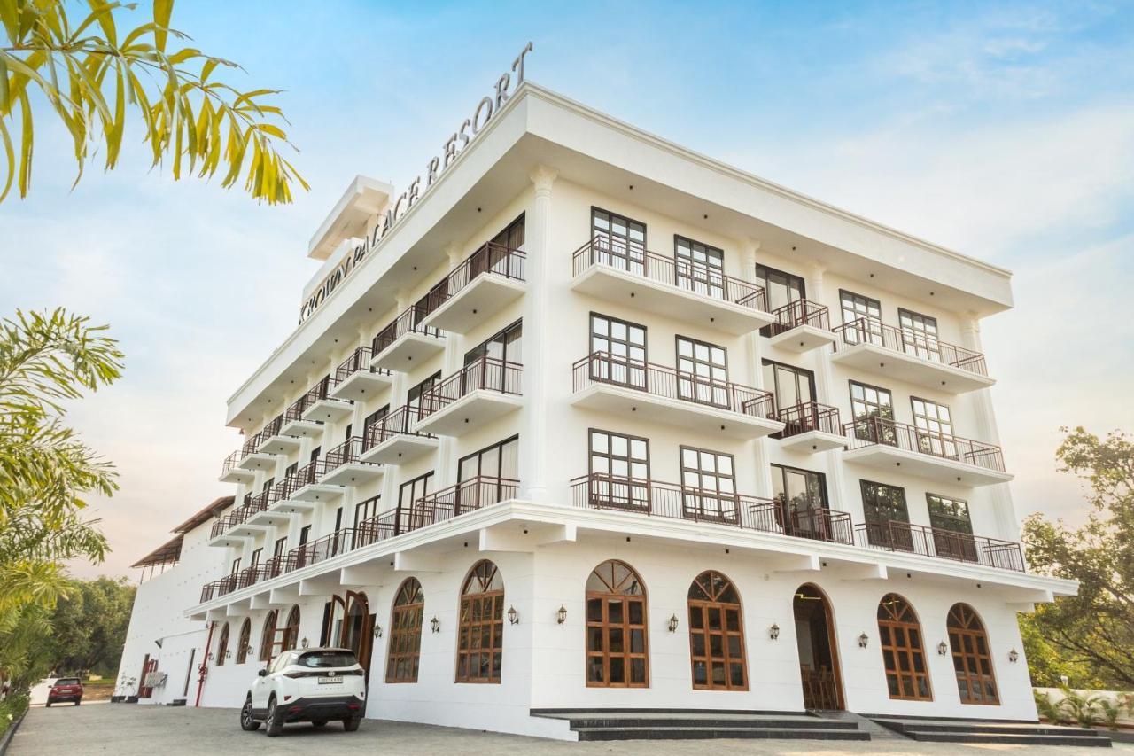 Krown Palace Resort Silvassa Eksteriør billede
