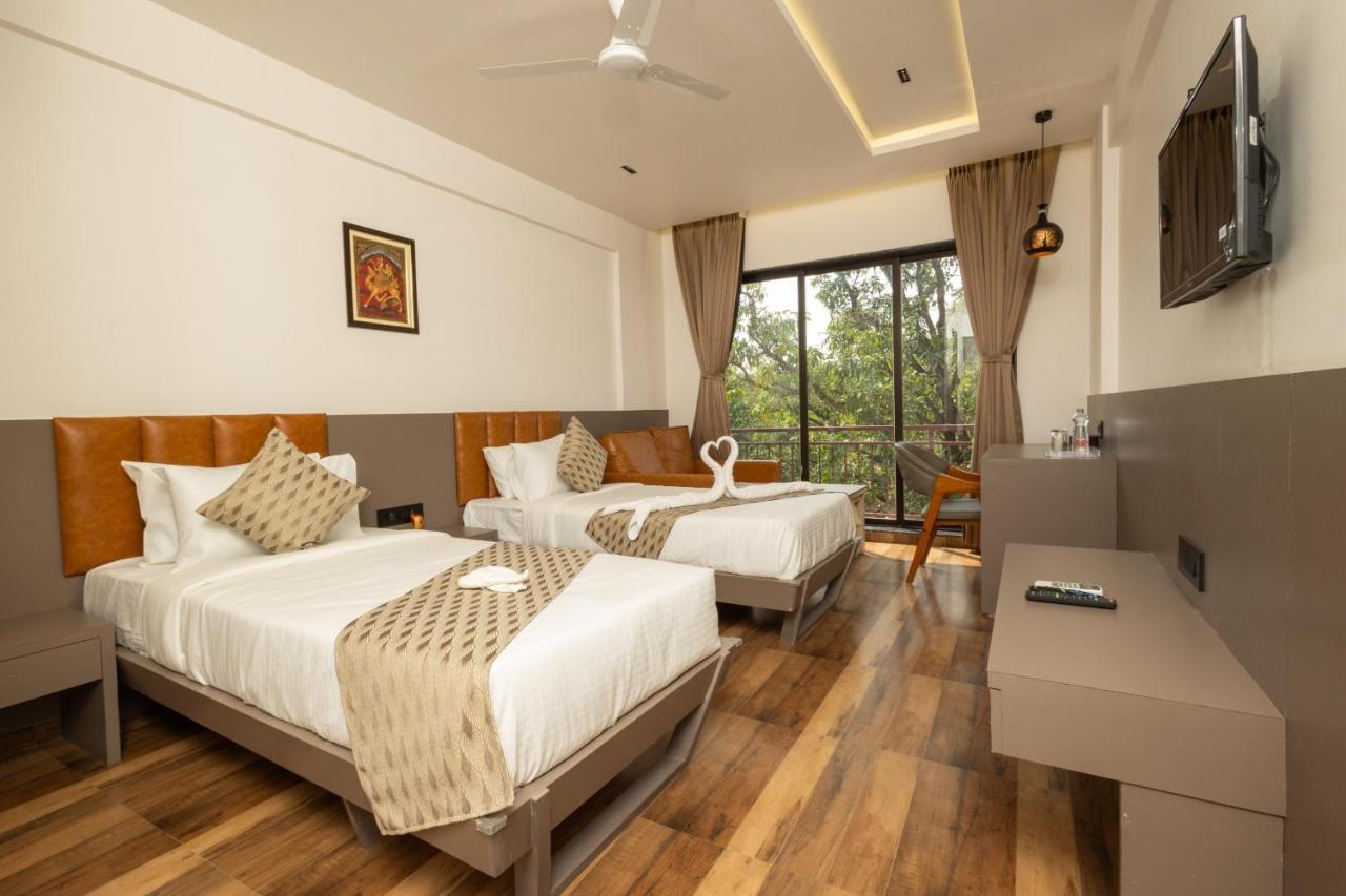 Krown Palace Resort Silvassa Eksteriør billede