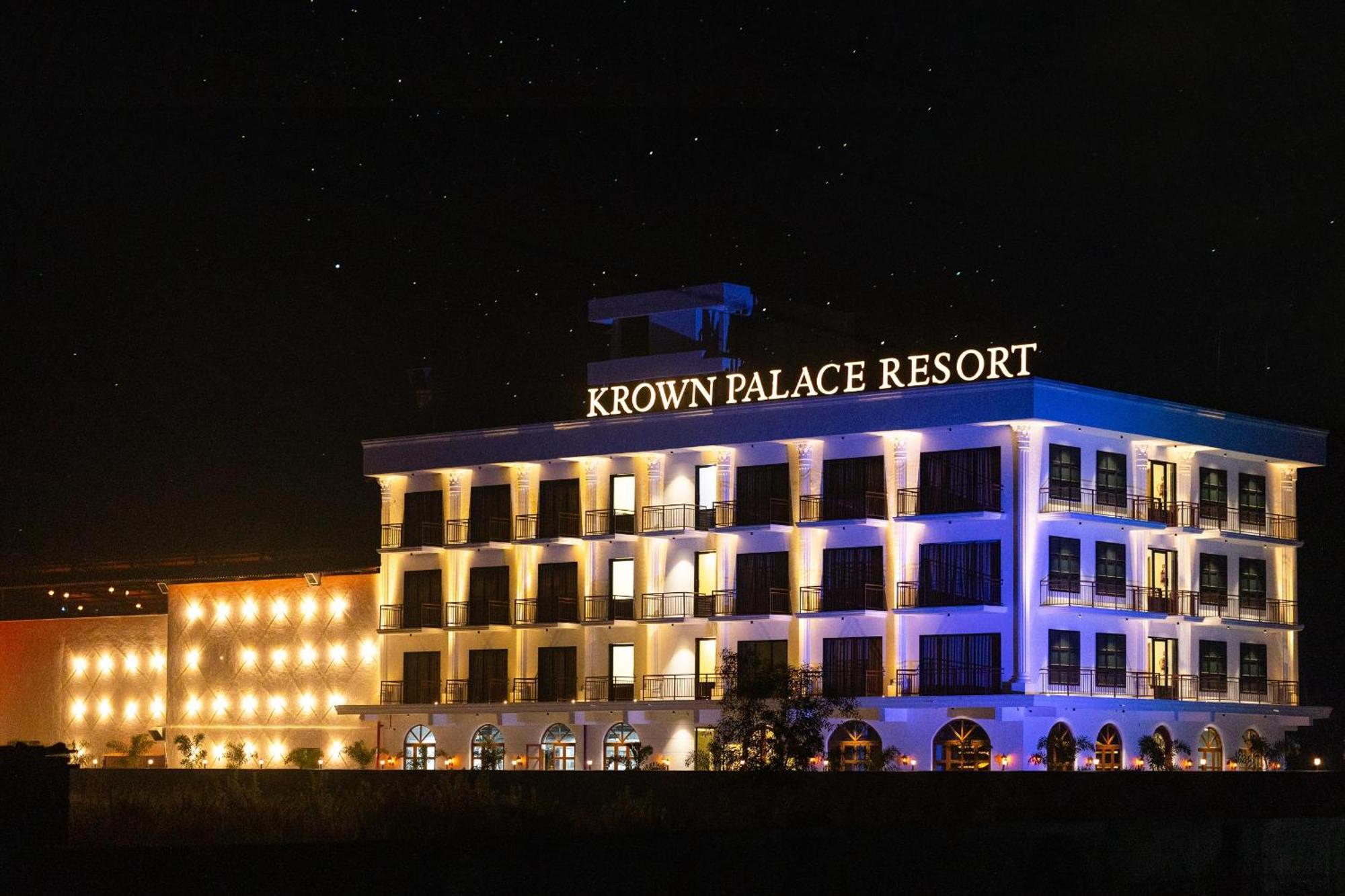 Krown Palace Resort Silvassa Eksteriør billede